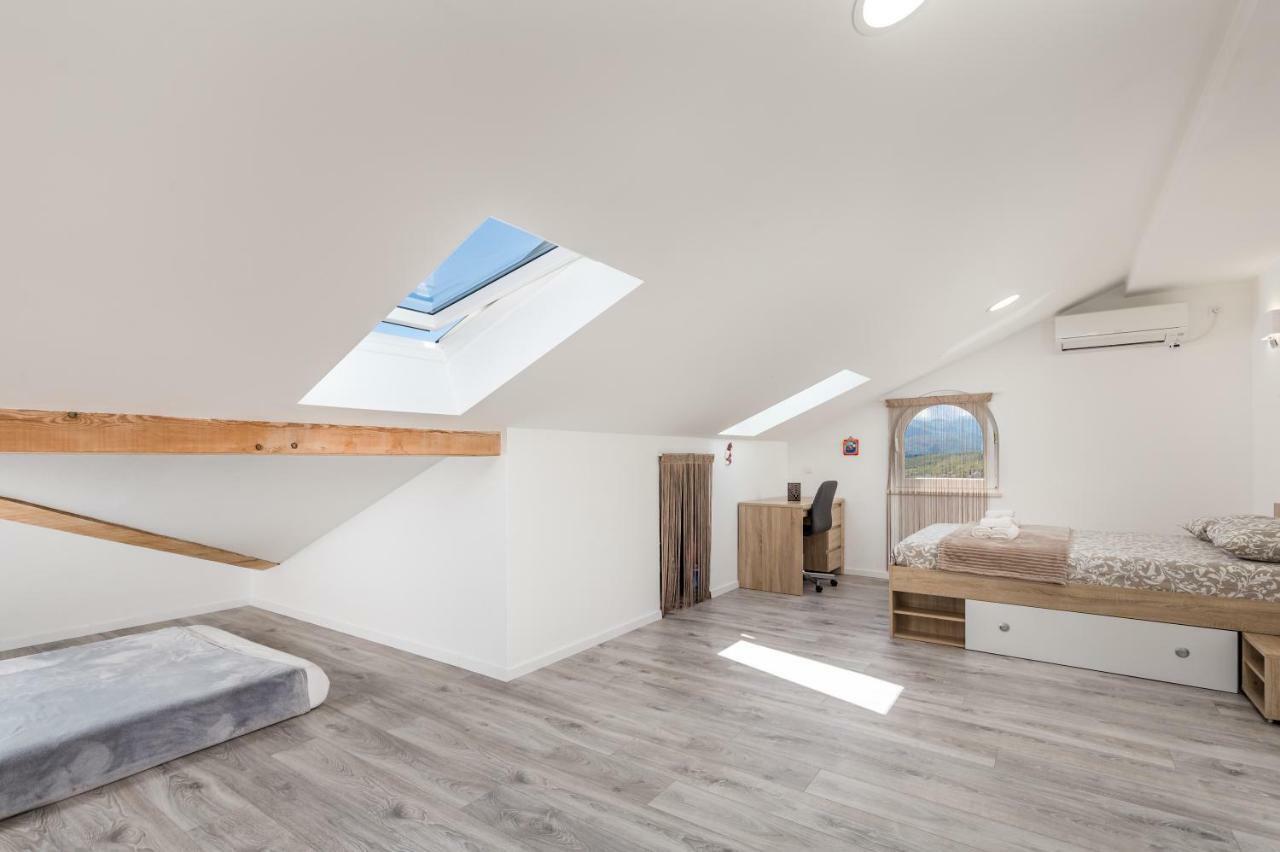 Luxury Apartment La Es Marčelji Εξωτερικό φωτογραφία